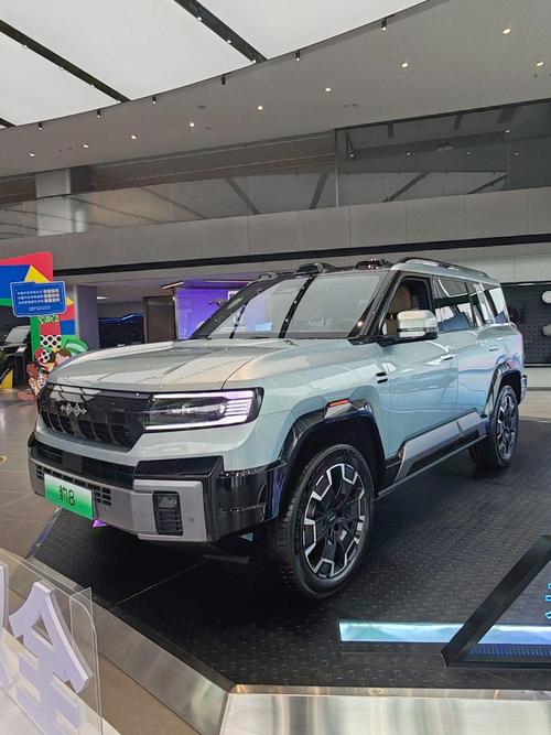 成都80比亚迪方程豹硬派越野的爆款，英菲尼迪35周年与你共成长